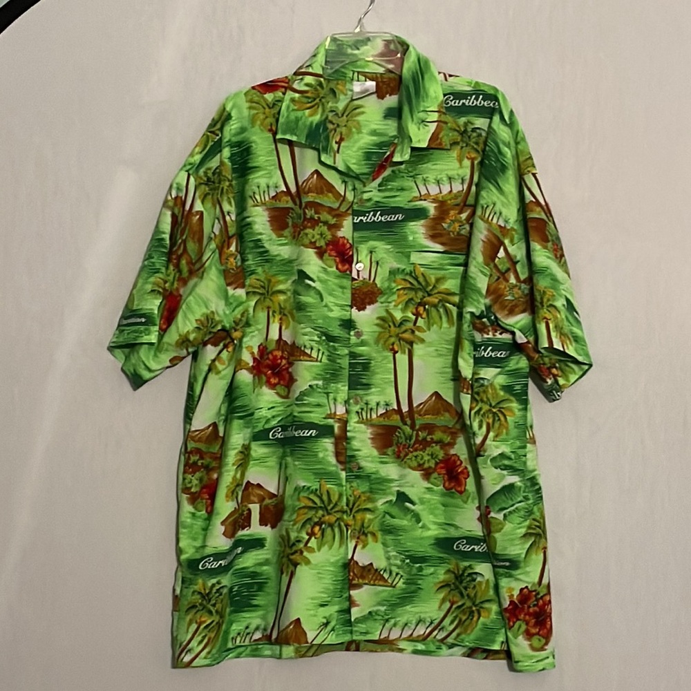 Rima, Palm pattern men’s shirt.